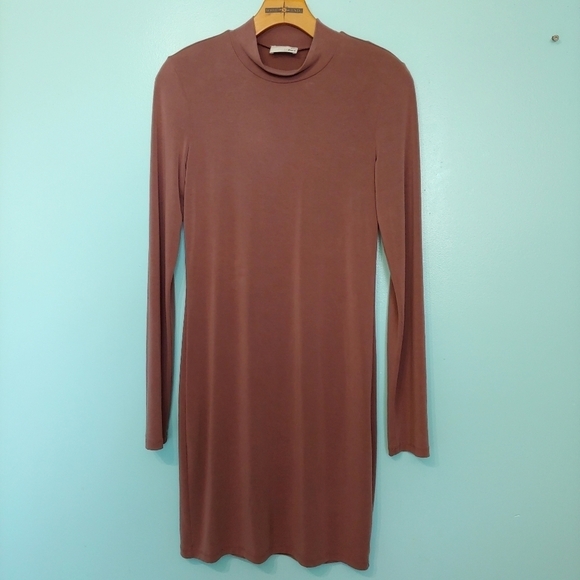 Aritzia Dresses & Skirts - Aritzia Wilfred Dress Size Medium